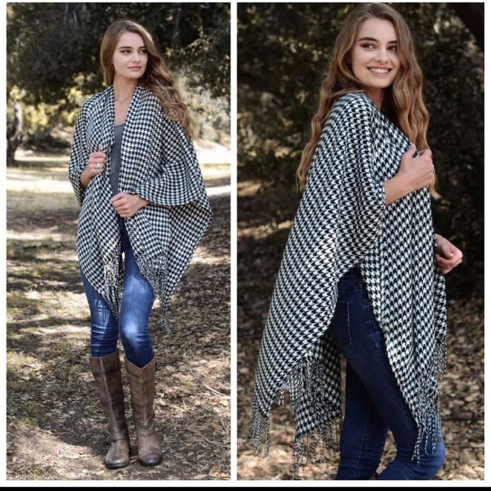 🆕🏷️ Houndstooth Ruana Poncho NEW!